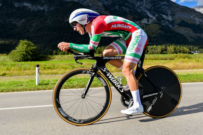 Peák Barnabás időfutam kerékpáron